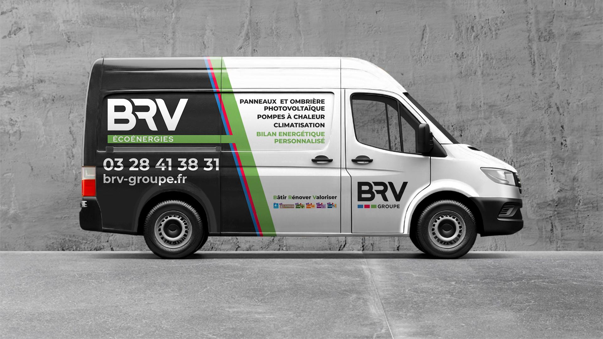 Camion utilitaire BRV Groupe écoénergies avec habillage graphique présentant les services énergétiques